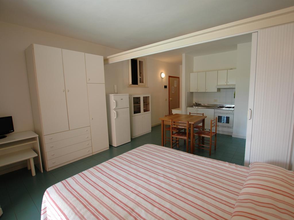 Residence Maricampo Marina di Campo Szoba fotó